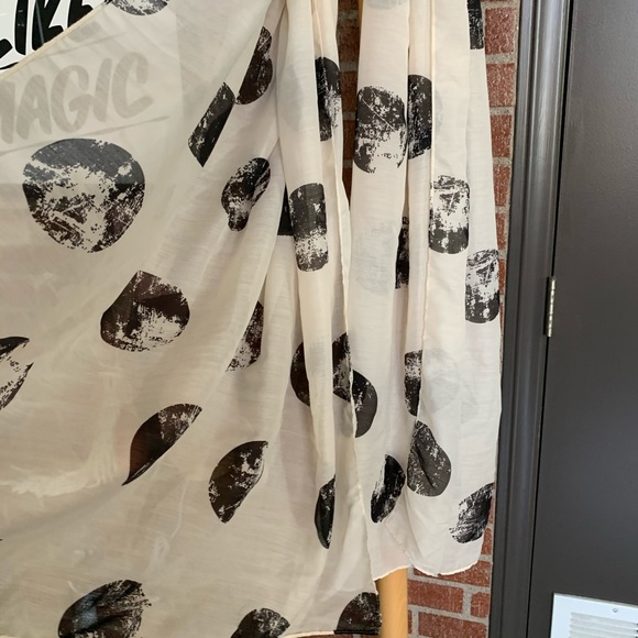 ⚫️⚪️ H&M SCARF - Picture 4 of 4